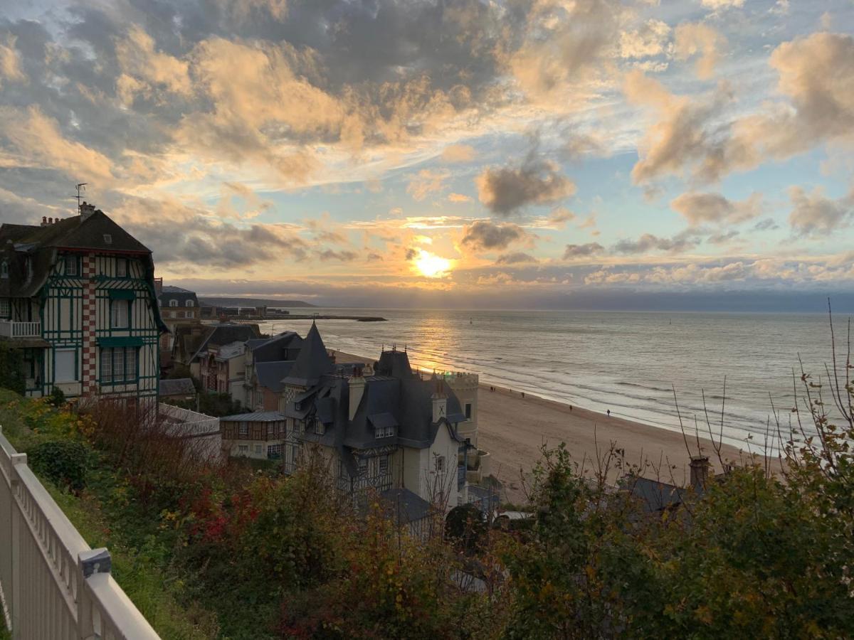 Hauteurs de Trouville - Apt rénové 2/3 pièces avec terrasse au calme Esterno foto